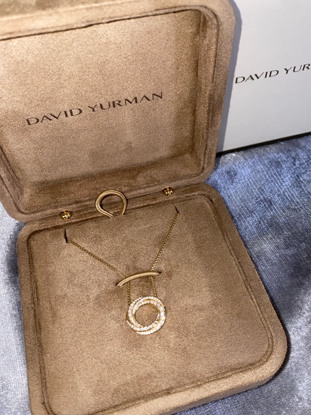 DAVID YURMAN PETITE PAVÉ CROSSOVER PENDANT NECKLACE
18K Yellow Gold & Diamonds - Picture 2 of 16